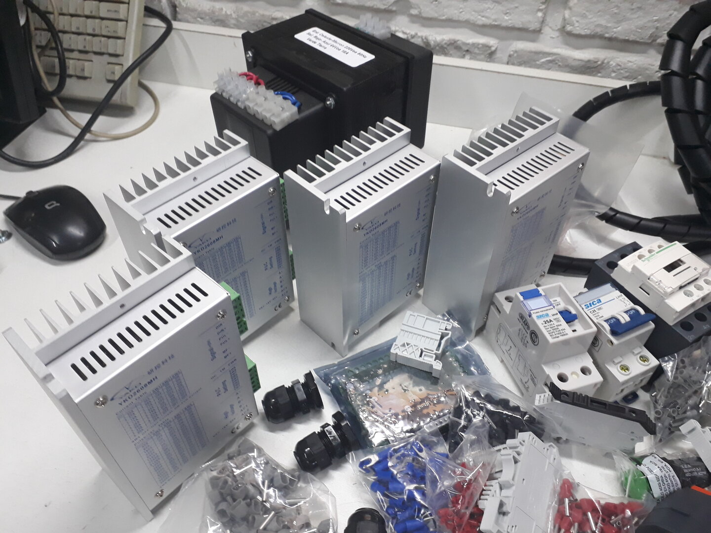 Gabinete de control 11