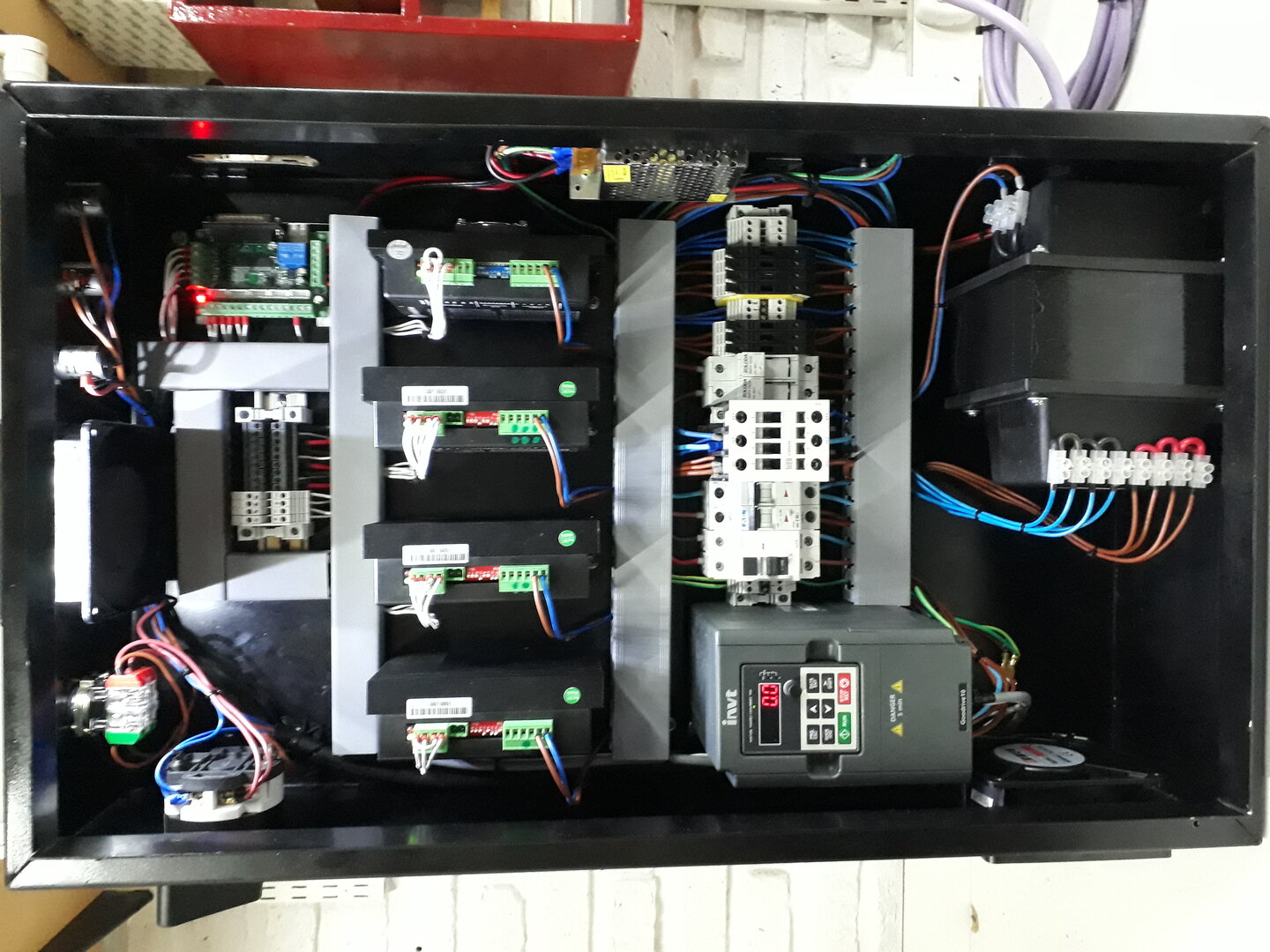 Gabinete de control 17